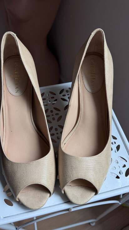 Cole Haan Shoes - Cole Haan Beige Embossed Leather Peep Toe Heels Size 6.5B